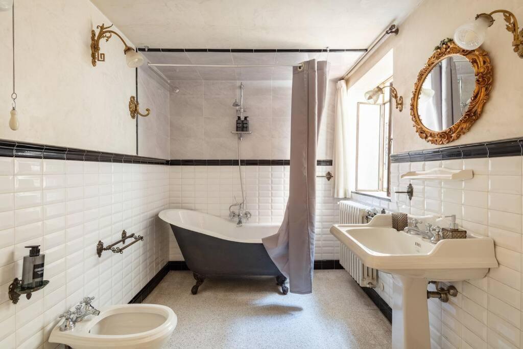 Central Elegant Apartment - Liberty House Bolonha Exterior foto